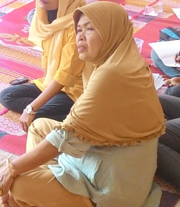 Ermayetti, warga belajar Sekolah Perempuan Akar Rumput (SPAR). [Foto : Mas Rachmadi]